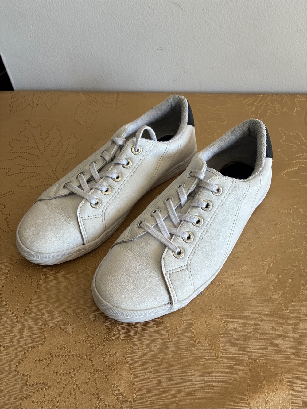 Tommy Bahama White Leather Lace-Up Sneakers with Black Heel Tab